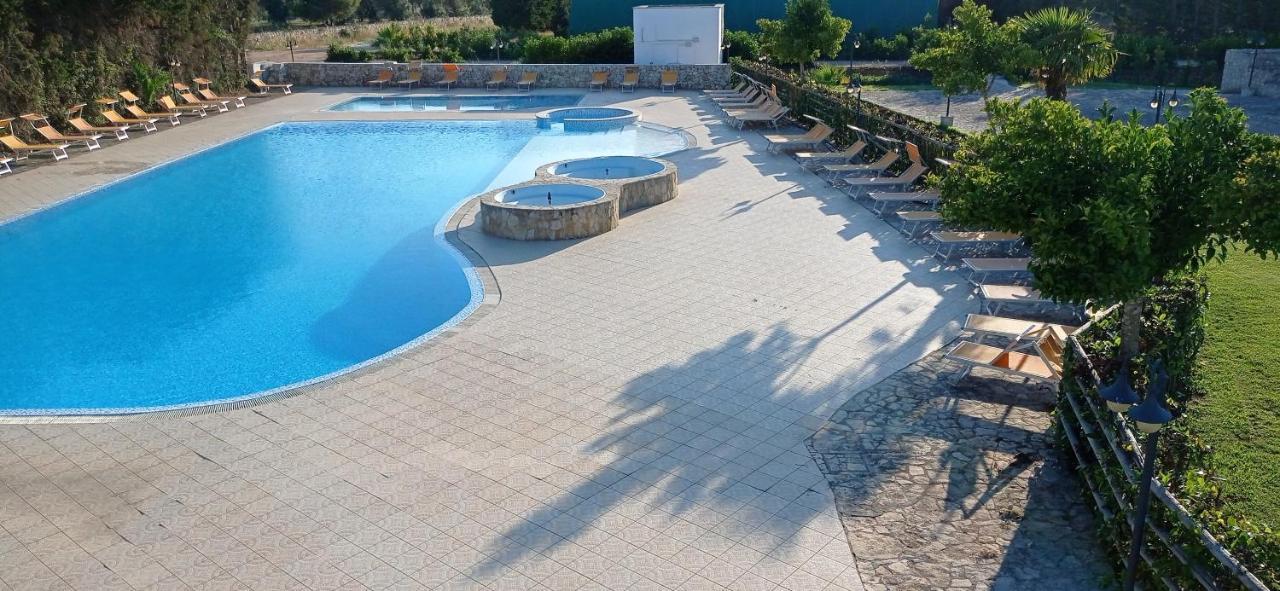 Tenuta Don Monaco - Agriturismo سانتا سيزاريا تيرمي المظهر الخارجي الصورة